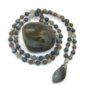 Collier Viśhuddha Cyanite Labradorite naturelles