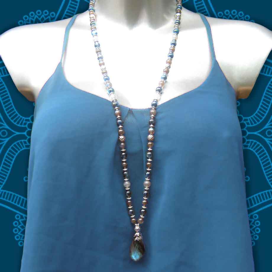 Collier Viśhuddha Cyanite Labradorite naturelles